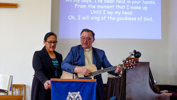 Tangi and Tokerau singing
